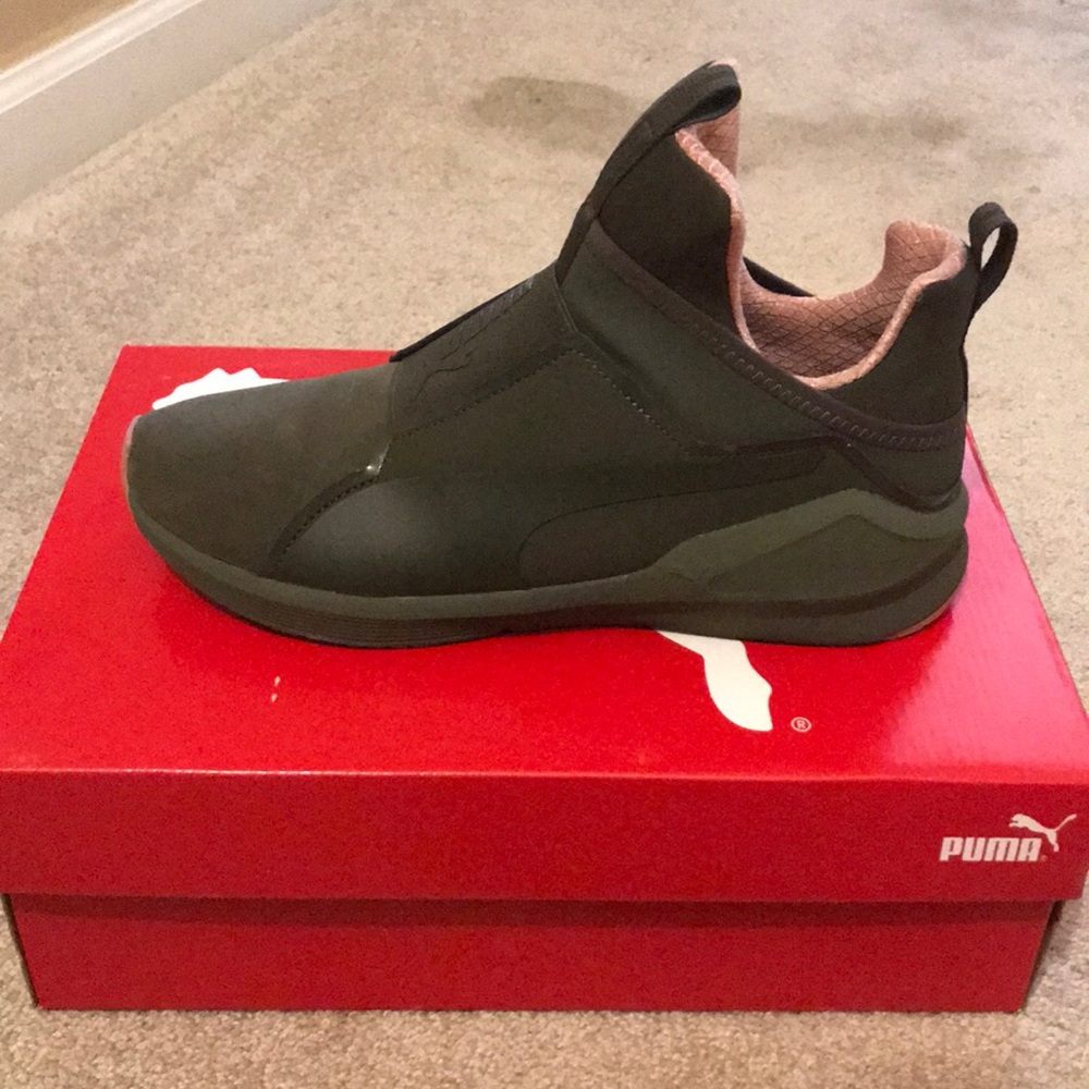Olive Green Pumas Women’s Size 9.5